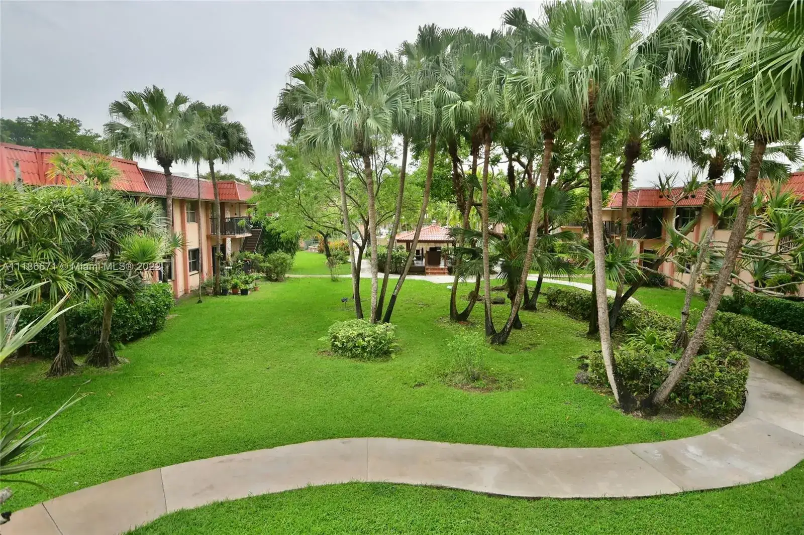 2 bedroom 2 bath Residential for sale at 10411 SW 108th Ave # 151, Miami FL 33176