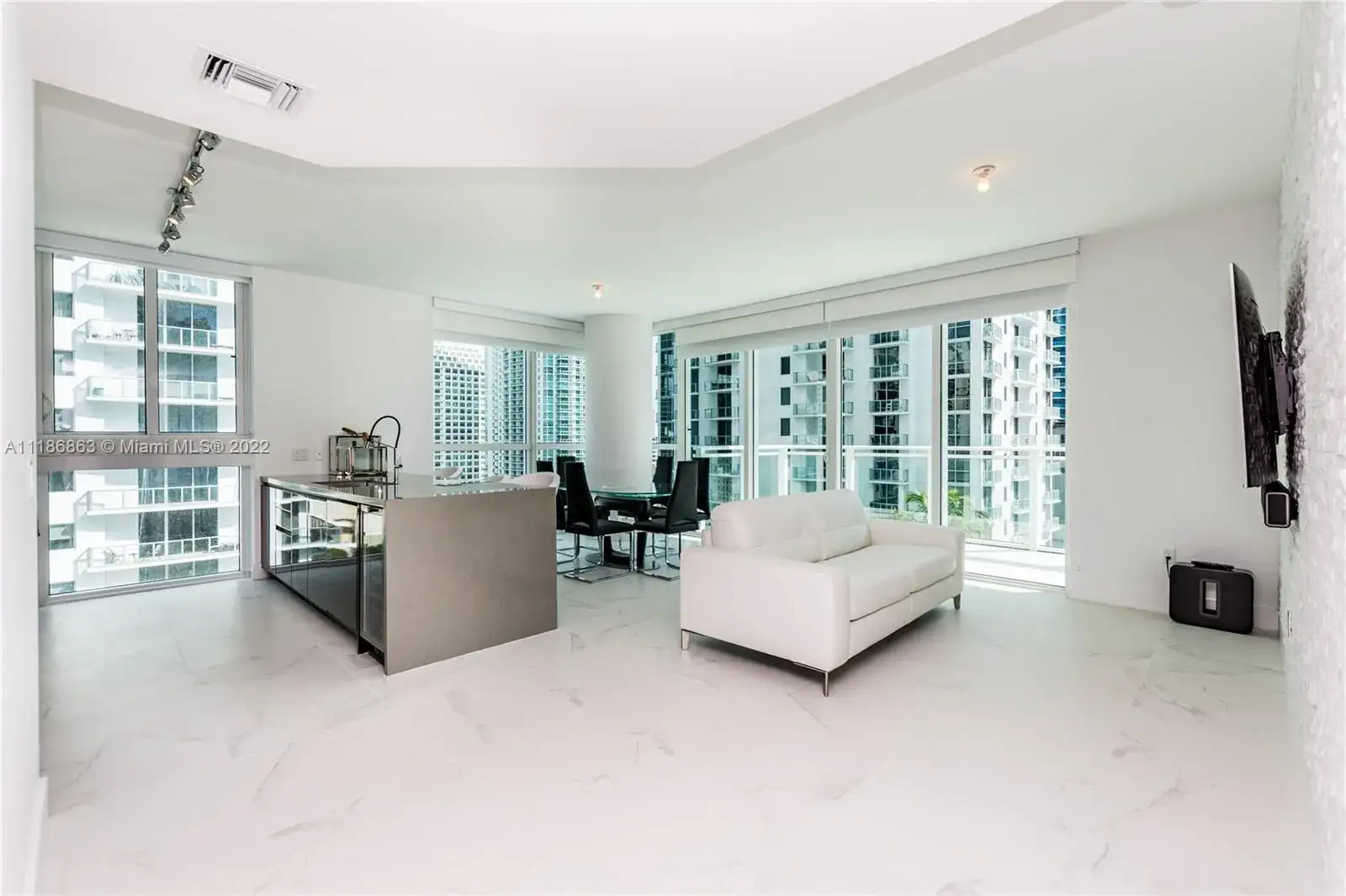 2 bedroom 2 bath Residential for sale at 1080 Brickell Ave # 1708, Miami FL 33131