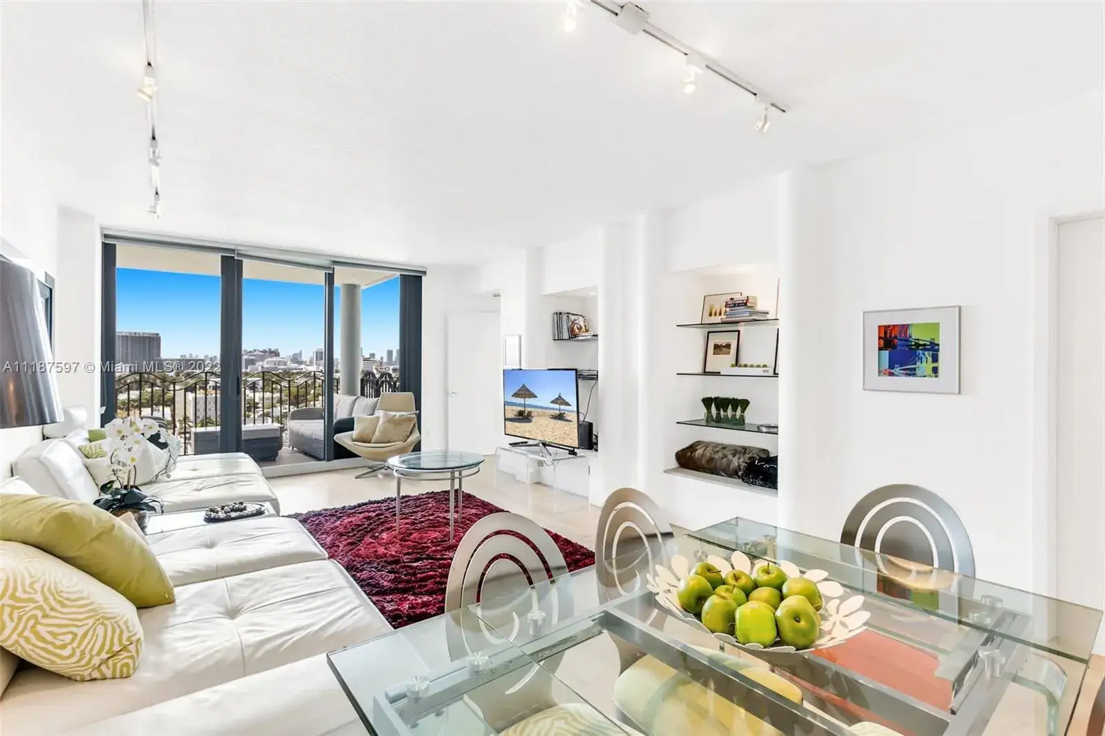 1 bedroom 2 bath Residential Lease for rent at 1500 Ocean Dr # 1109, Miami Beach FL 33139