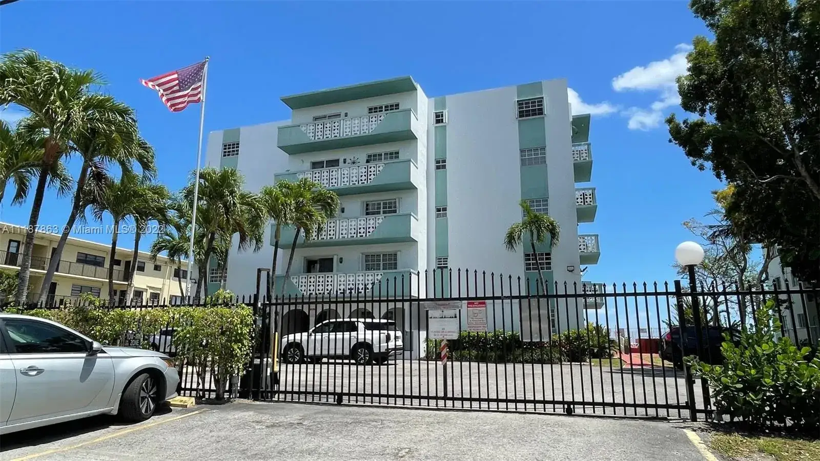 1 bedroom 1 bath Residential for sale at 7825 NE Bayshore Ct # 506, Miami FL 33138
