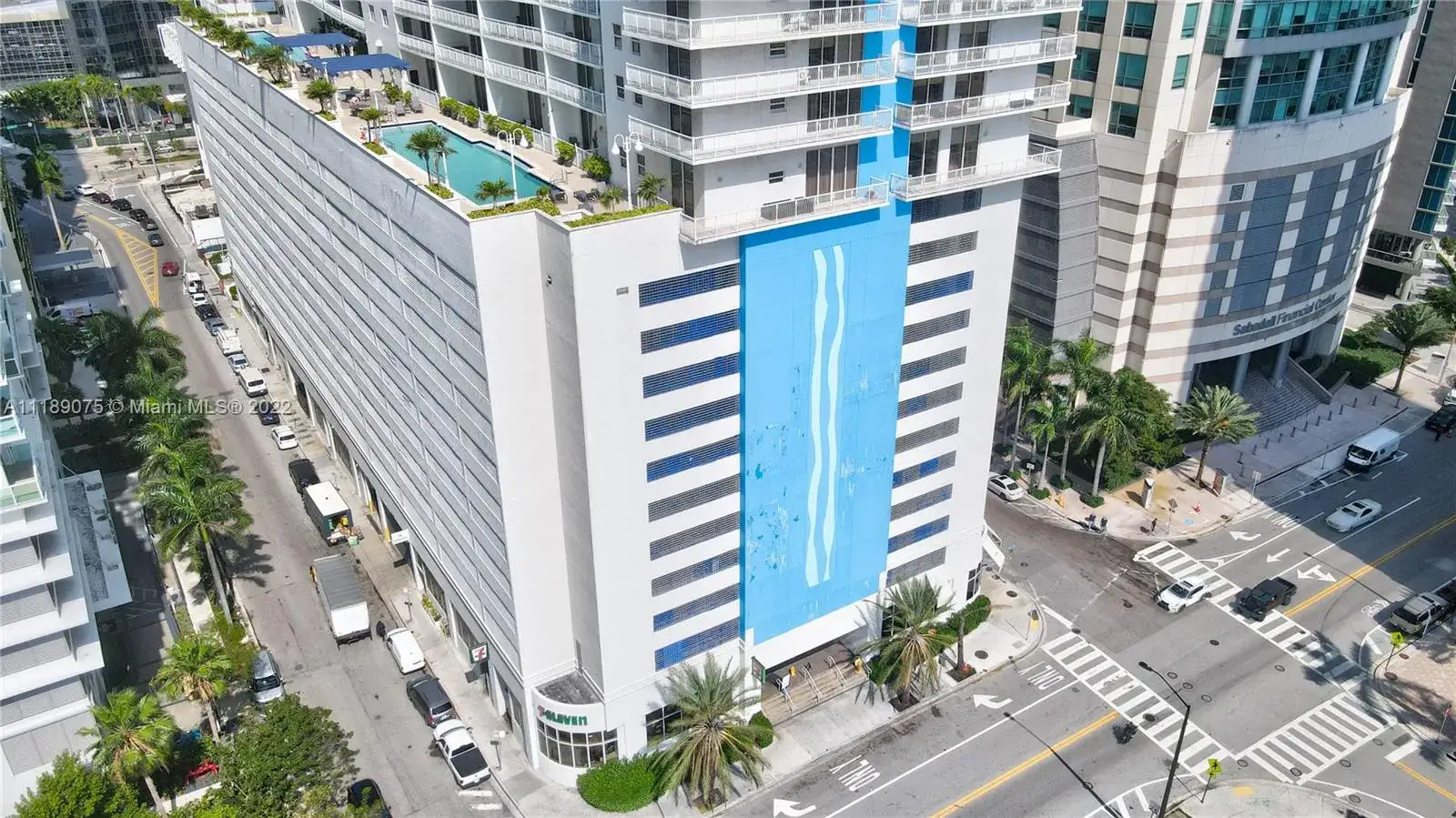 1 bedroom 1 bath Residential for sale at 1200 Brickell Bay Dr # 2107, Miami FL 33131
