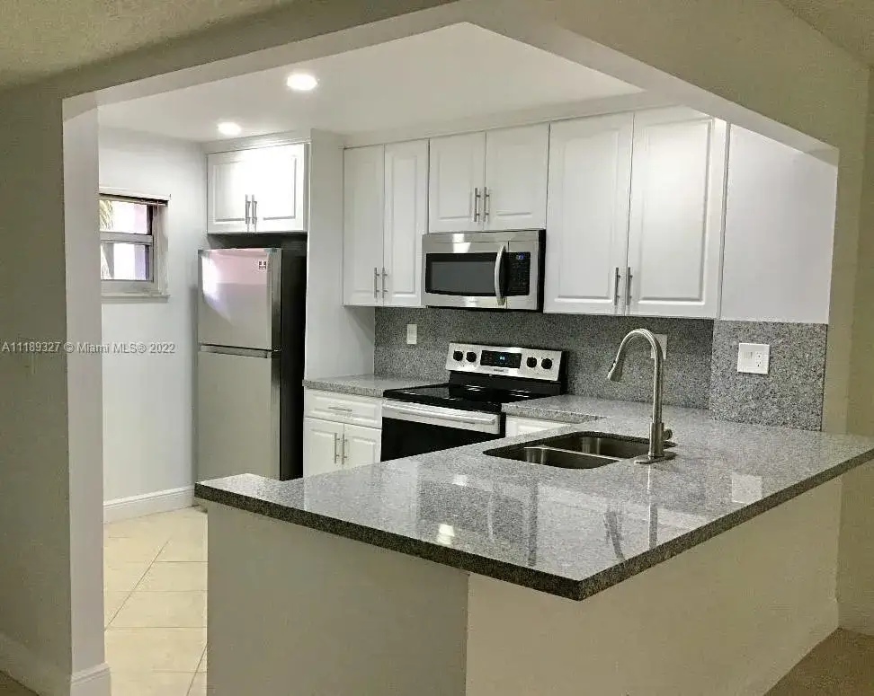1 bedroom 1 bath Residential Lease for rent at 1100 NW 87th Ave # 304, Coral Springs FL 33071
