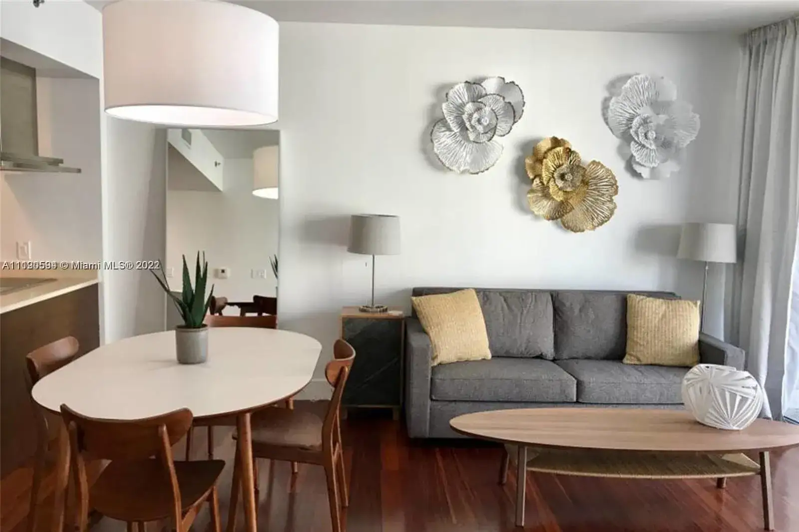 1 bedroom 1 bath Residential Lease for rent at 485 Brickell Ave # 2403, Miami FL 33131