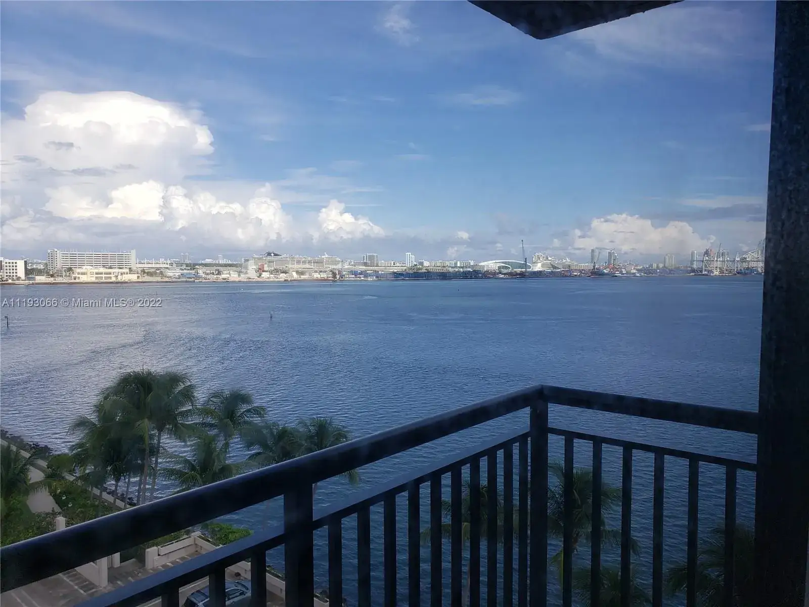 1 bath Residential Lease for rent at 540 Brickell Key Dr # 928, Miami FL 33131