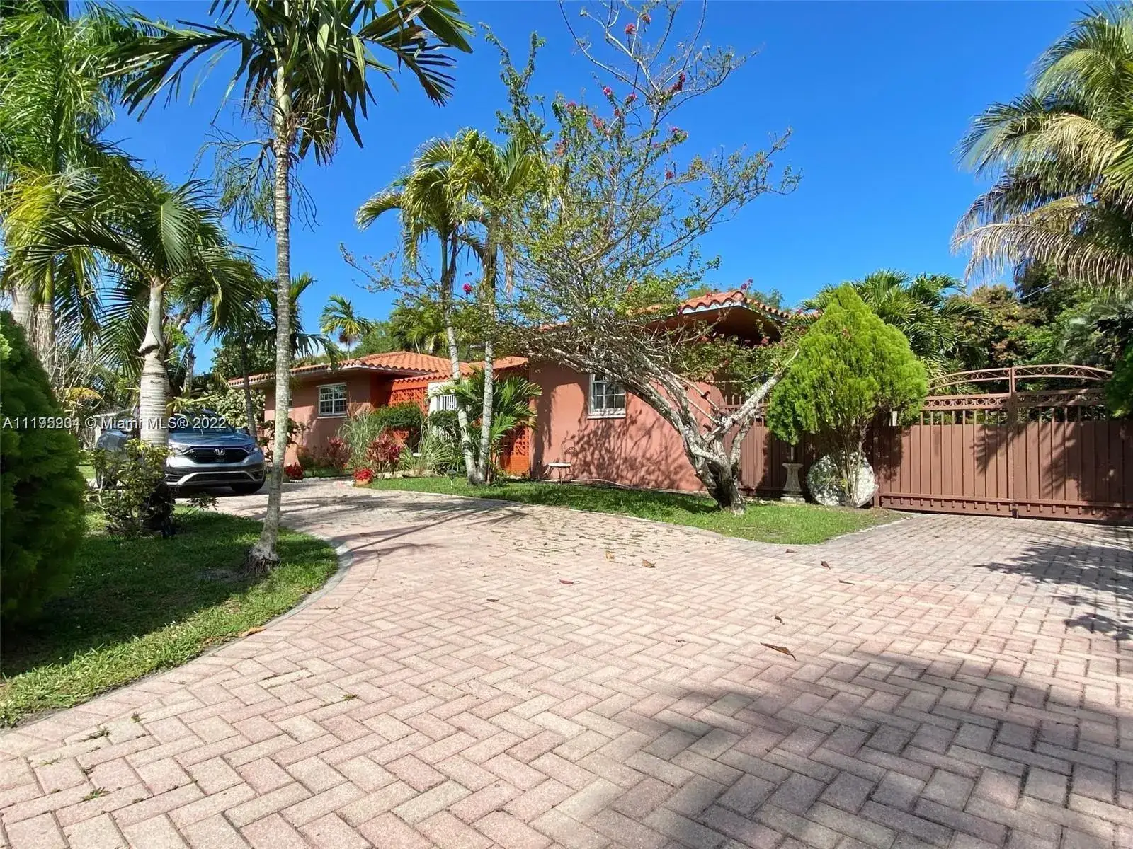 4 bedroom 4 bath Residential for sale at 14101 NW 1st Ave, Miami FL 33168