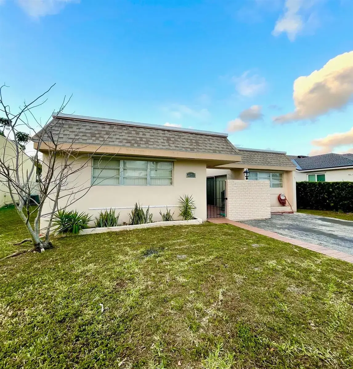1 bath Residential Lease for rent at 11551 SW 81st Ter, Miami FL 33173