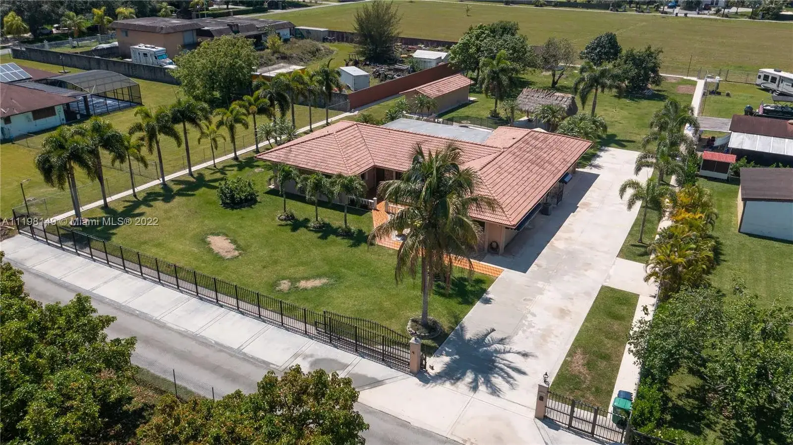 4 bedroom 4 bath Residential for sale at 17100 SW 274th St, Homestead FL 33031