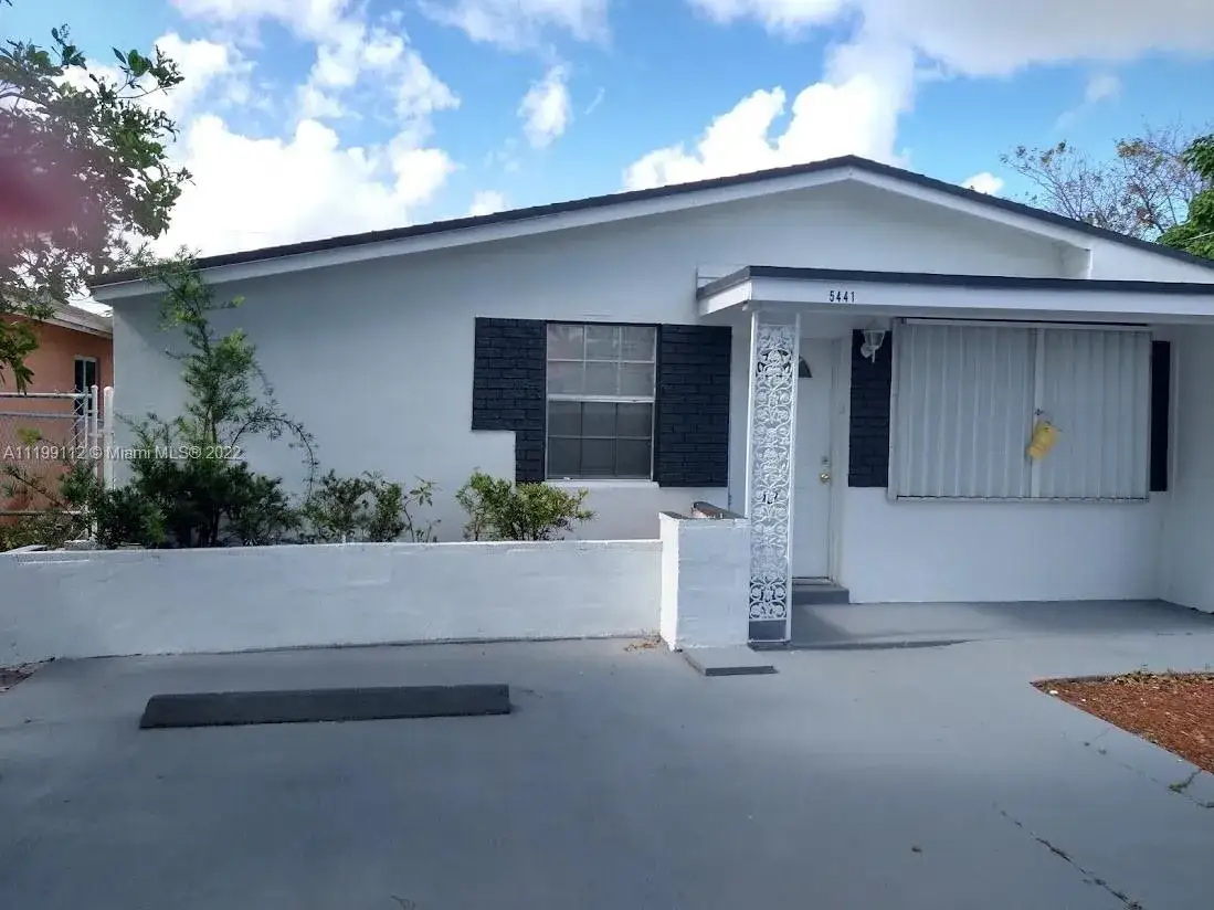 3 bedroom 2 bath Residential for sale at 5441 SW 18th St, West Park FL 33023