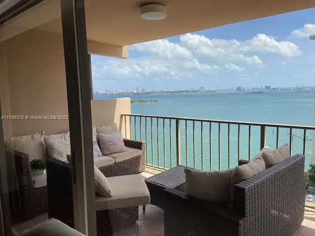 1 bedroom 2 bath Residential for sale at 1800 NE 114th St # 1607, Miami FL 33181