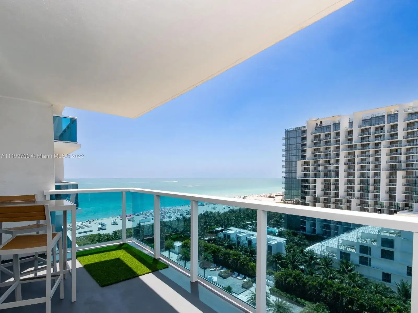 1 bedroom 1 bath Residential for sale at 2301 Collins Ave # 1204, Miami Beach FL 33139