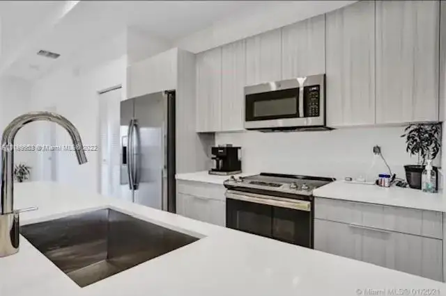 2 bedroom 2 bath Residential for sale at 8015 NW 104th Ave # 3, Doral FL 33178