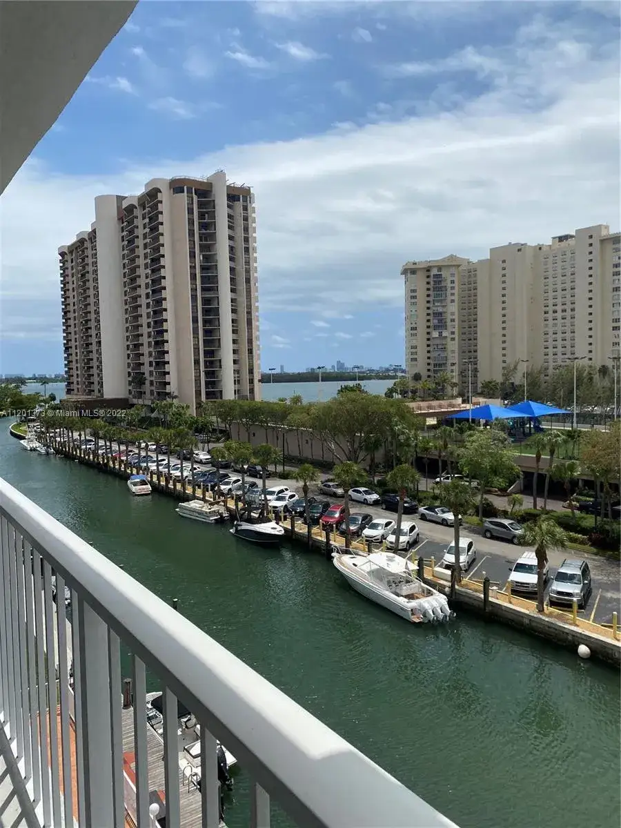 1 bedroom 2 bath Residential for sale at 1650 NE 115th St # 609, Miami FL 33181