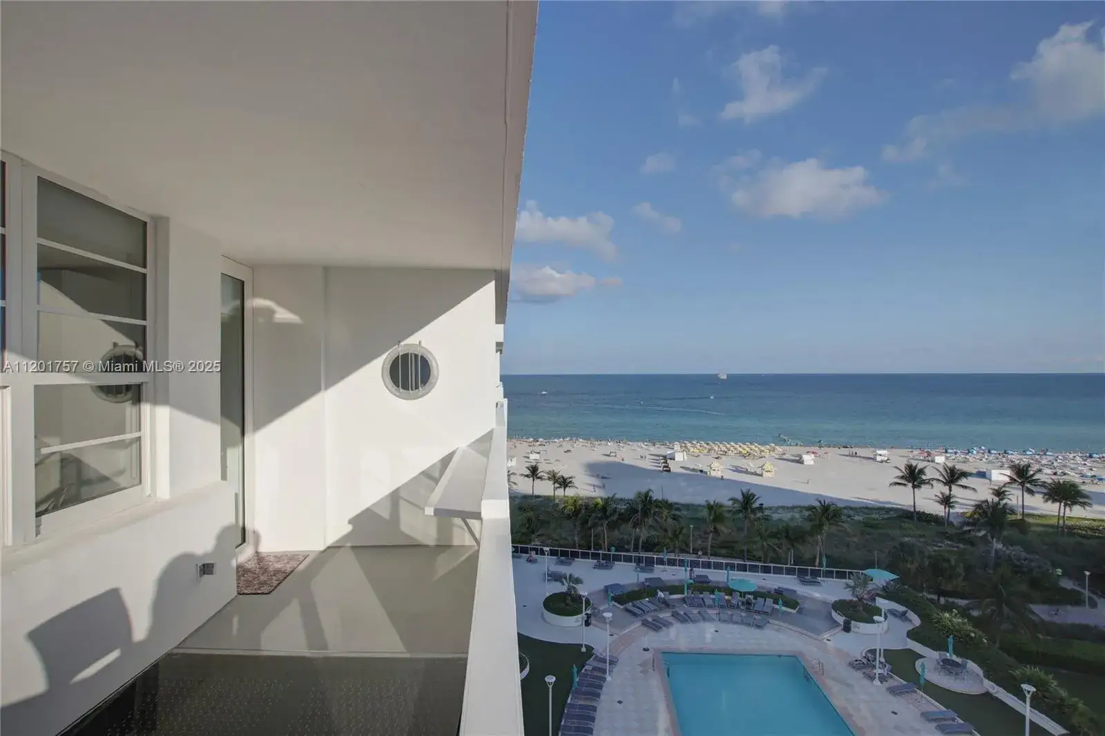 1 bath Residential Lease for rent at 100 Lincoln Rd # 940, Miami Beach FL 33139