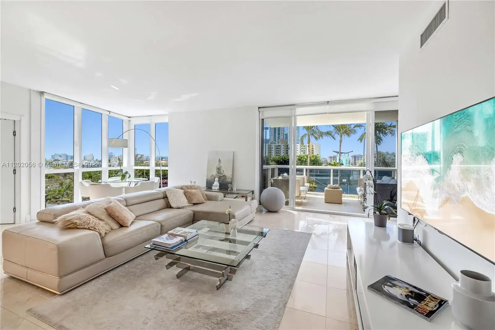 2 bedroom 2 bath Residential for sale at 400 Alton Rd # 610, Miami Beach FL 33139