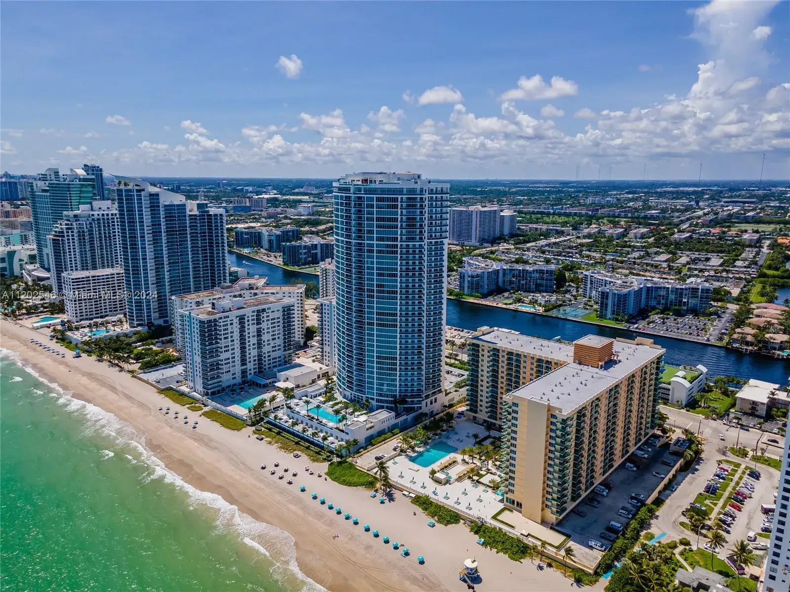 1 bedroom 1 bath Residential Lease for rent at 2501 S Ocean Dr, Hollywood FL 33019