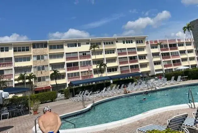 2 bedroom 1 bath Residential for sale at 410 SE 2nd St # 223, Hallandale Beach FL 33009
