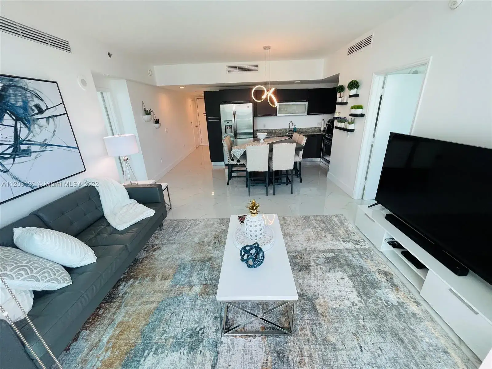 2 bedroom 2 bath Residential Lease for rent at 950 Brickell Bay Dr # 3207, Miami FL 33131