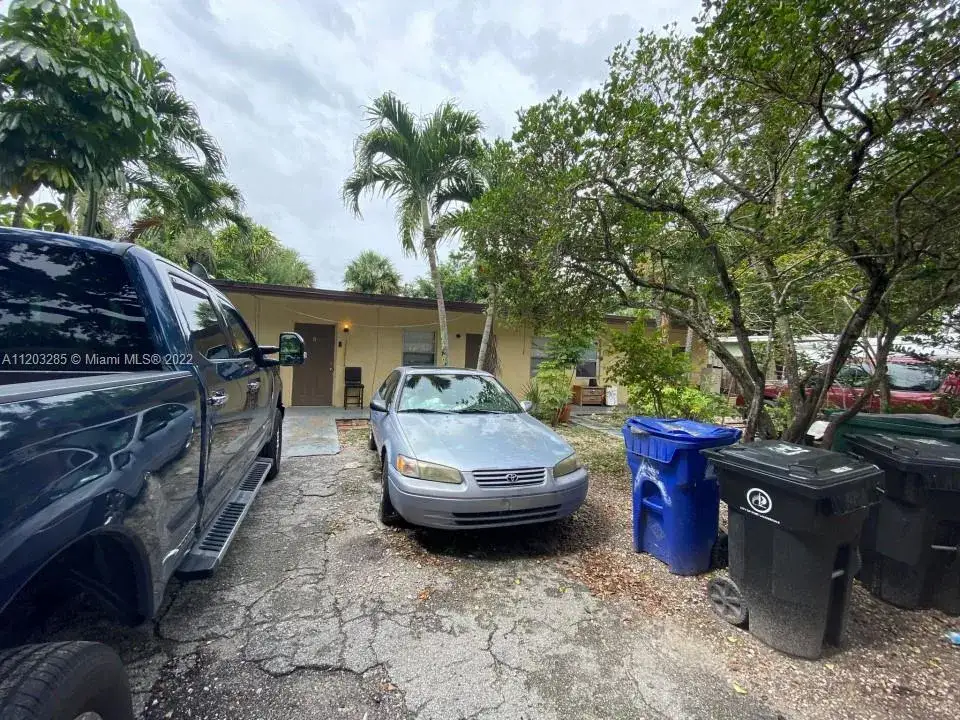 Residential Income for sale at 930 SW 29th St, Fort Lauderdale FL 33315