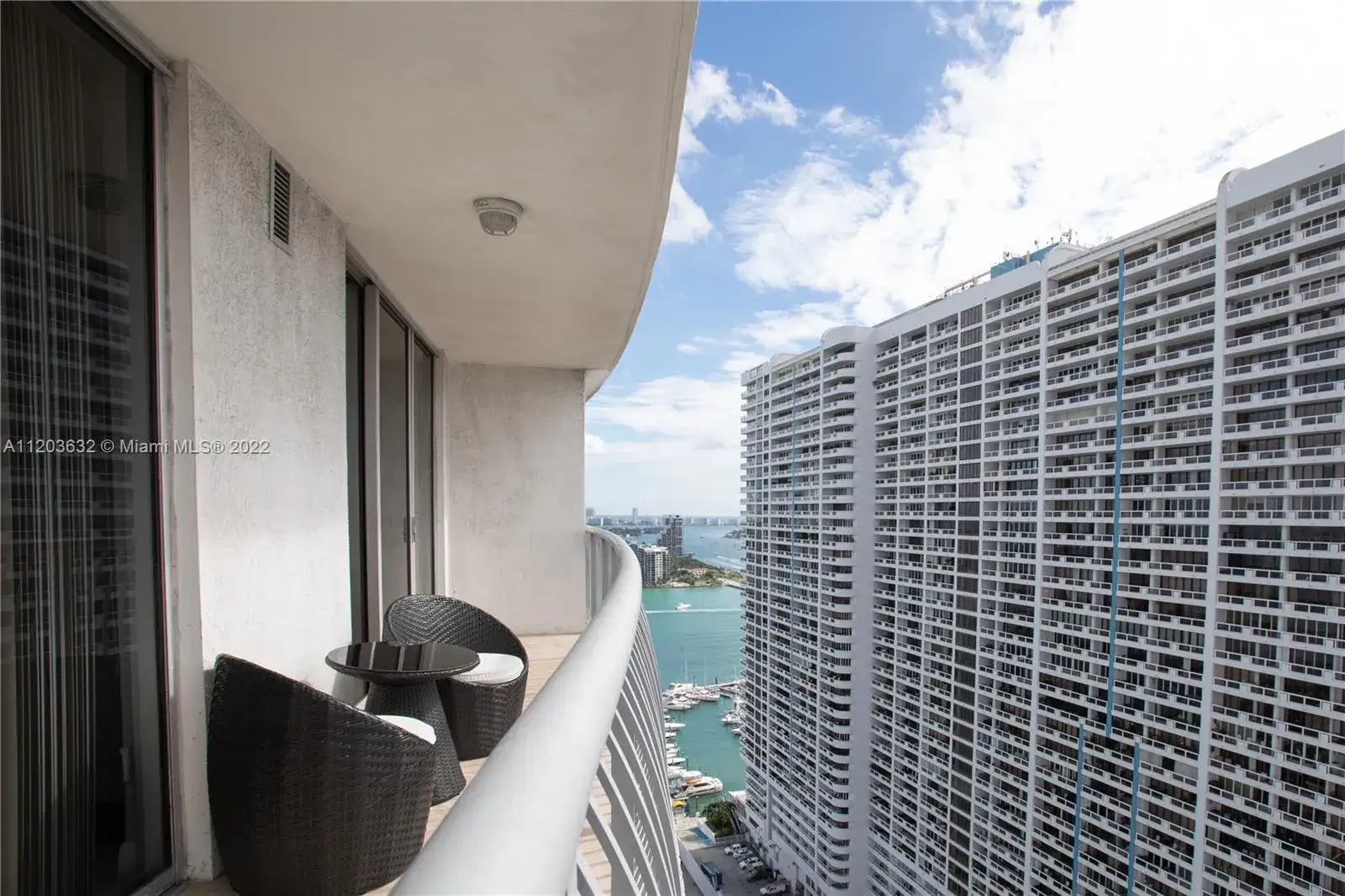 1 bedroom 1 bath Residential for sale at 1750 N Bayshore Dr # 2910, Miami FL 33132