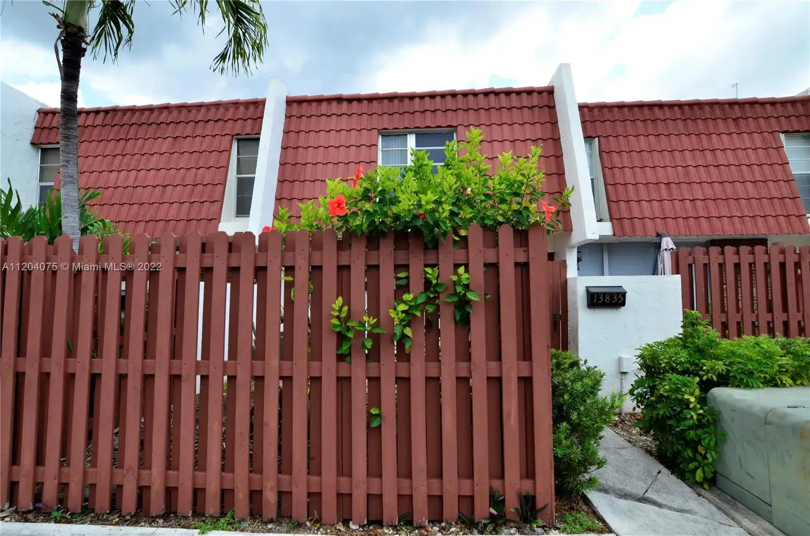 3 bedroom 2 bath Residential for sale at 13835 SW 84th St # 503, Miami FL 33183