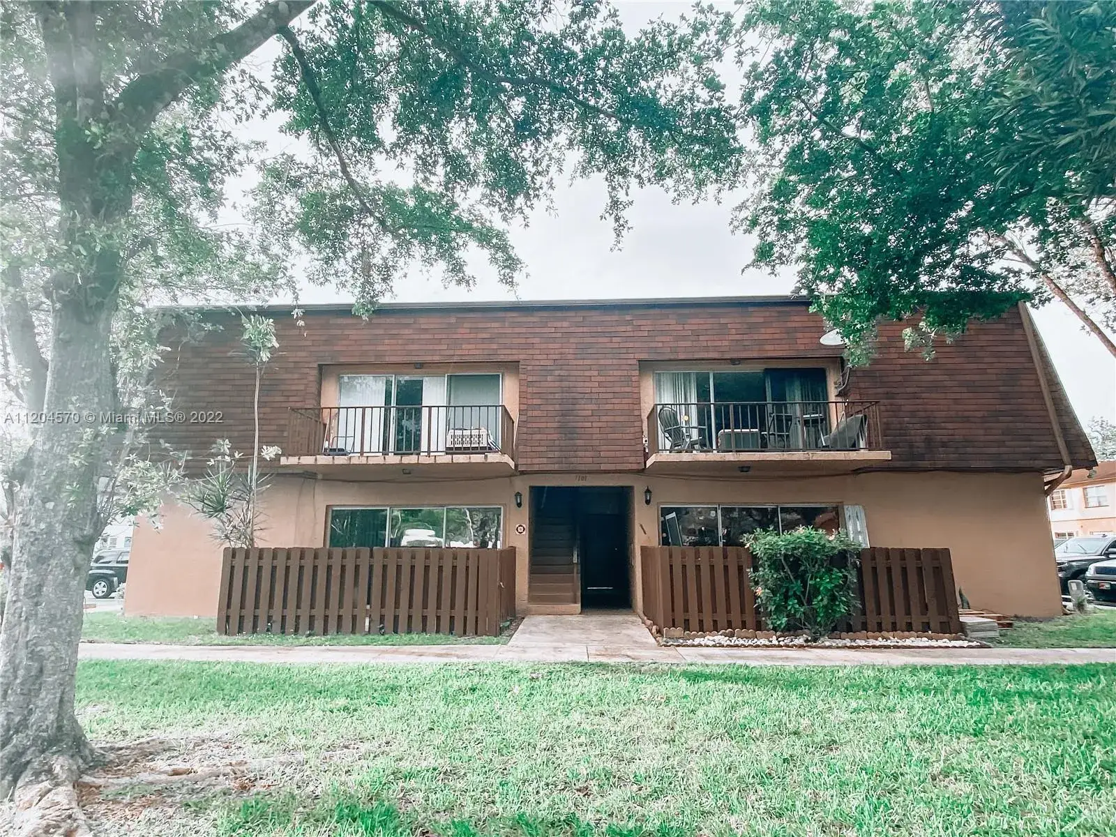 2 bedroom 1 bath Residential Lease for rent at 7101 W Sunrise Blvd # A1, Plantation FL 33313
