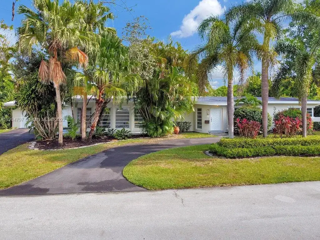 3 bedroom 2 bath Residential for sale at 7825 SW 133rd Ter, Pinecrest FL 33156