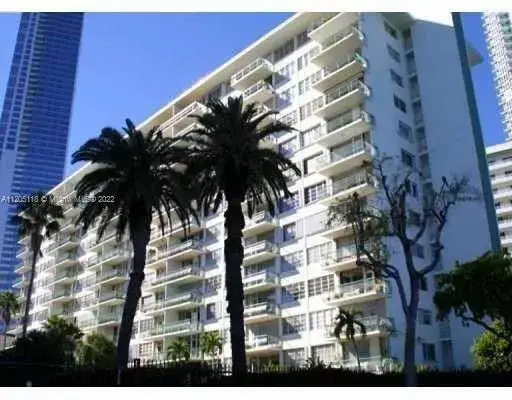 1 bath Residential Lease for rent at 1408 Brickell Bay Dr # 213, Miami FL 33131