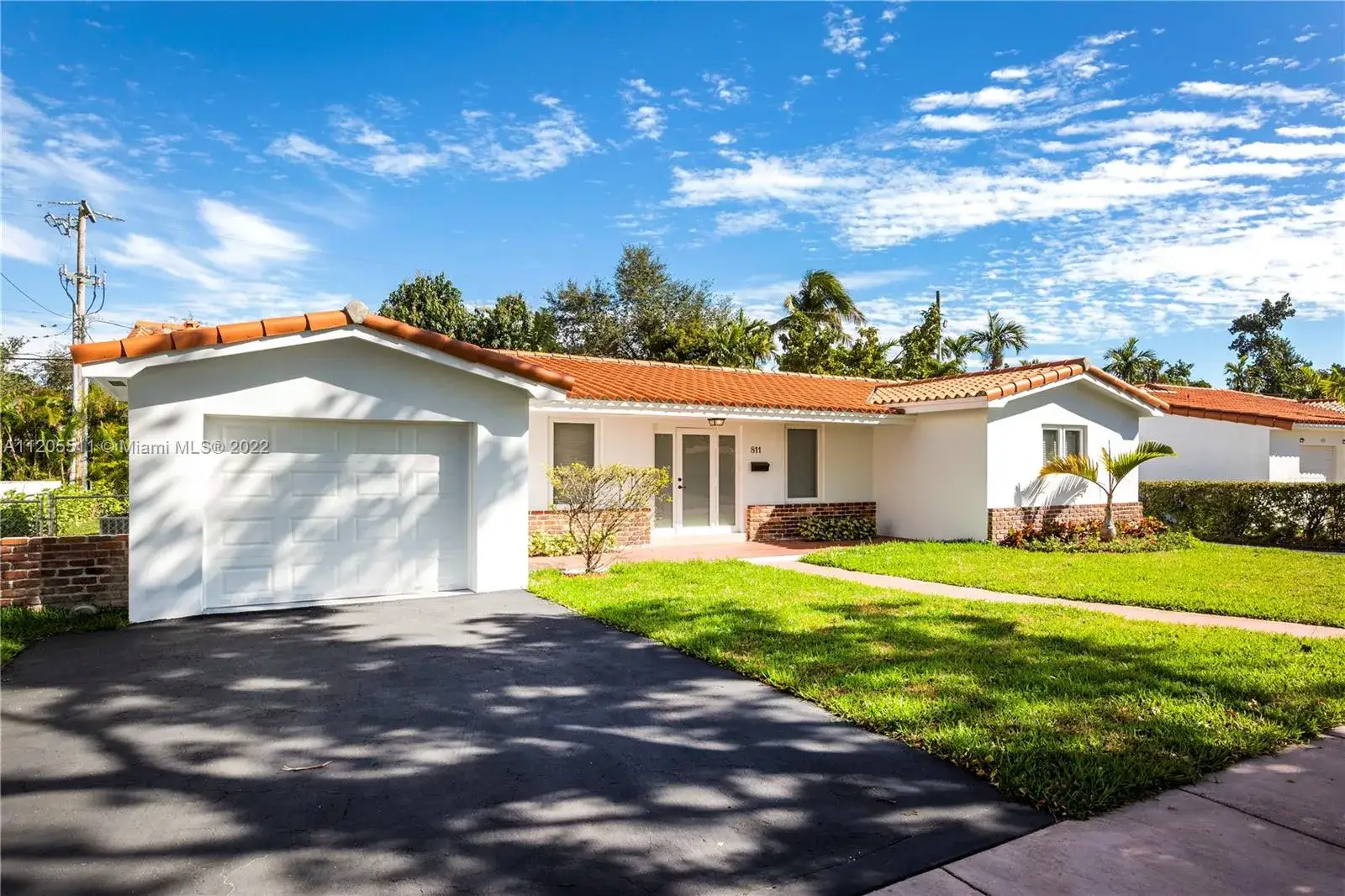 3 bedroom 2 bath Residential for sale at 811 Capri St, Coral Gables FL 33134