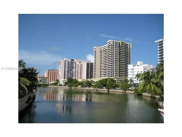 1 bedroom 1 bath Residential for sale at 2555 Collins Ave # 2300, Miami Beach FL 33140
