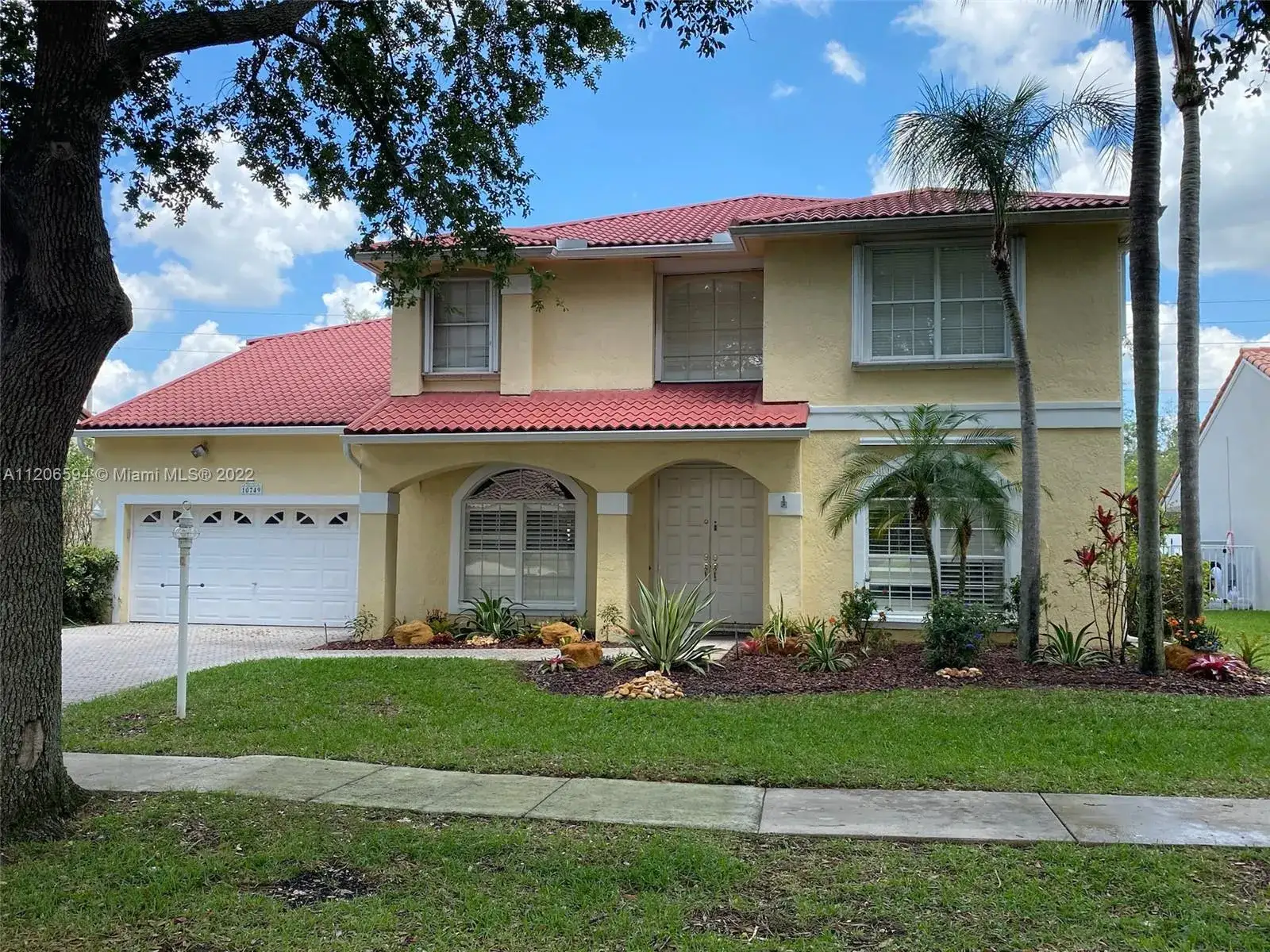 5 bedroom 2 bath Residential for sale at 10749 Nashville Dr, Cooper City FL 33026