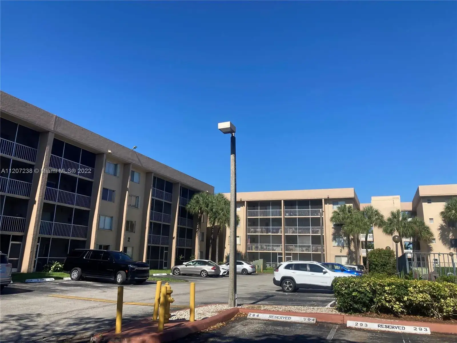 2 bedroom 2 bath Residential Lease for rent at 17000 NW 67th Ave # 147, Hialeah FL 33015