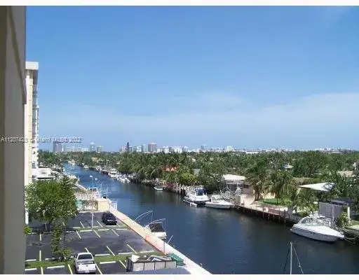 2 bedroom 2 bath Residential for sale at 2000 NE 135th St # 509, North Miami FL 33181