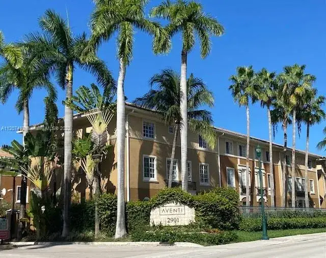 1 bedroom 1 bath Residential Lease for rent at 2965 NE 185th St # 1510, Aventura FL 33180