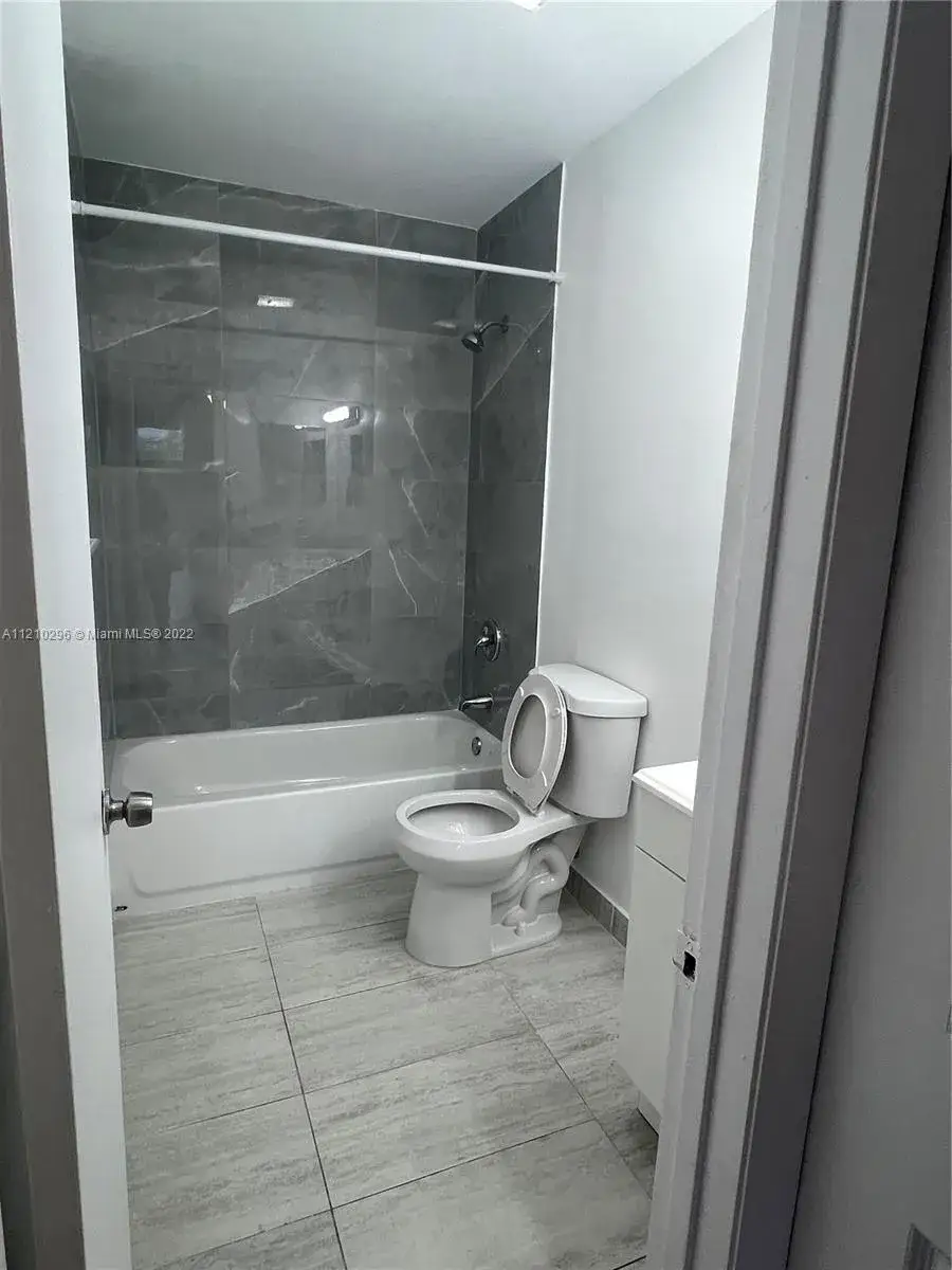 2 bedroom 2 bath Residential for sale at 950 Constitution Dr # 950A, Homestead FL 33034