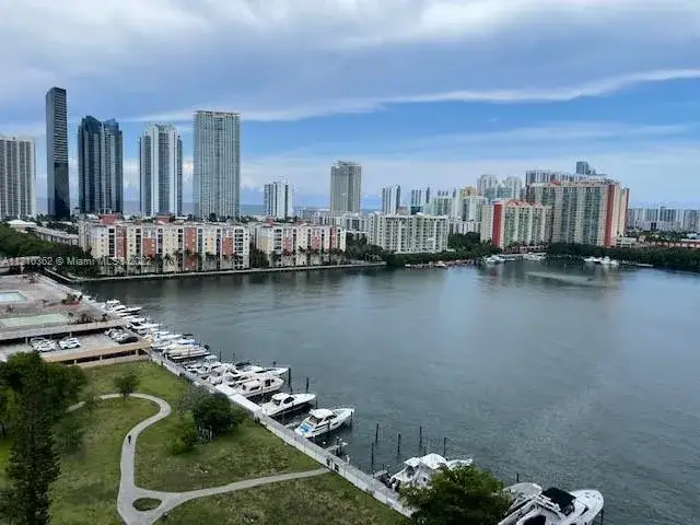 1 bedroom 1 bath Residential for sale at 290 174th St # 1714, Sunny Isles Beach FL 33160