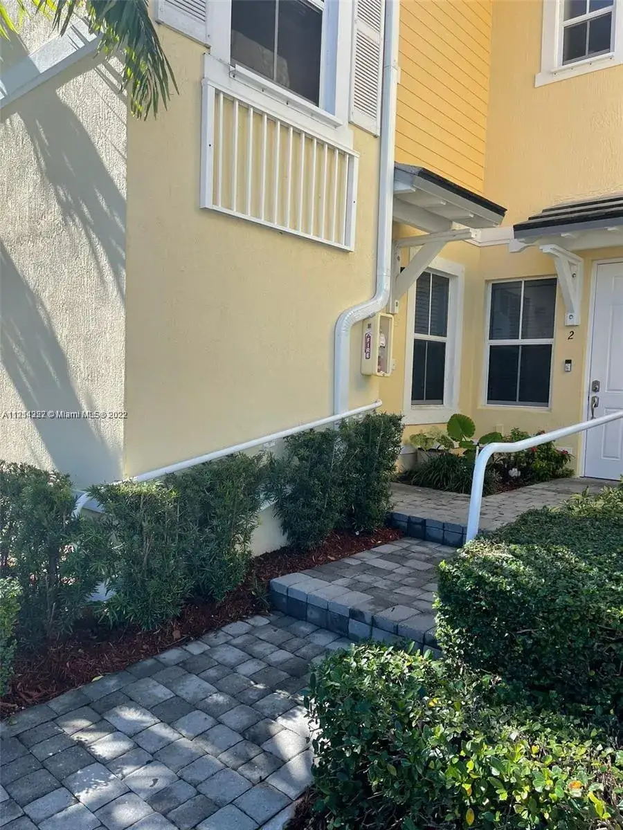 3 bedroom 2 bath Residential for sale at 132 SE 28th Pl # 1, Homestead FL 33033
