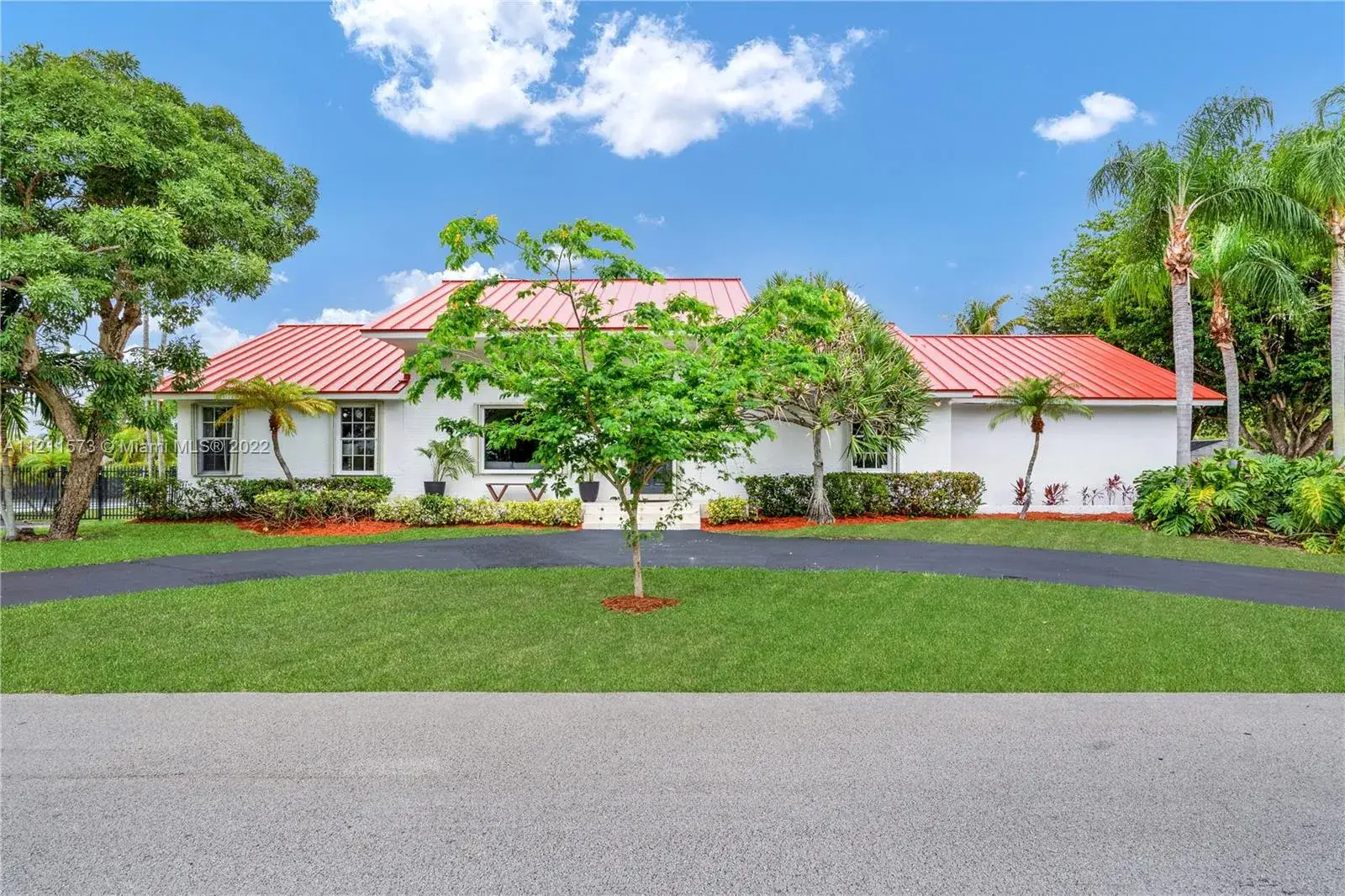 3 bedroom 2 bath Residential for sale at 15030 SW 89th Ave, Palmetto Bay FL 33176