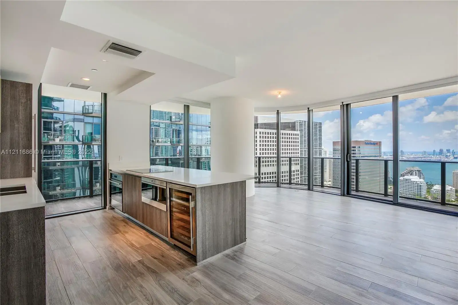 2 bedroom 2 bath Residential for sale at 801 S Miami Ave # 3905, Miami FL 33130