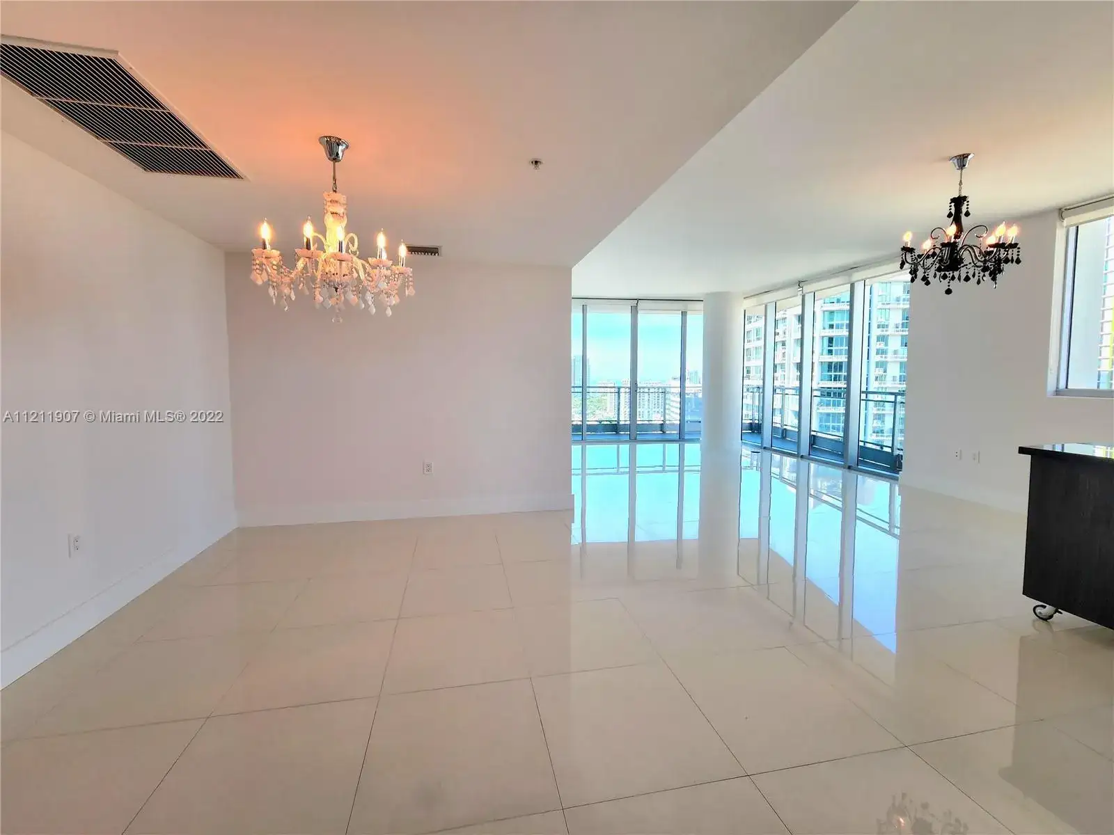 2 bedroom 2 bath Residential for sale at 92 SW 3rd St # 2905, Miami FL 33130