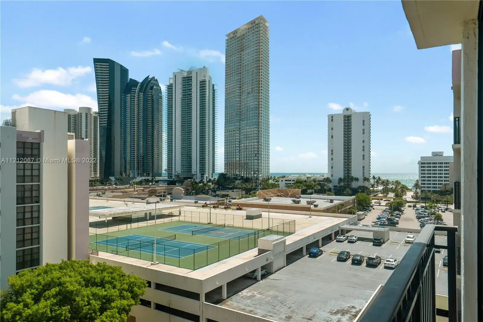 1 bedroom 1 bath Residential Lease for rent at 16909 N Bay Rd # 907, Sunny Isles Beach FL 33160