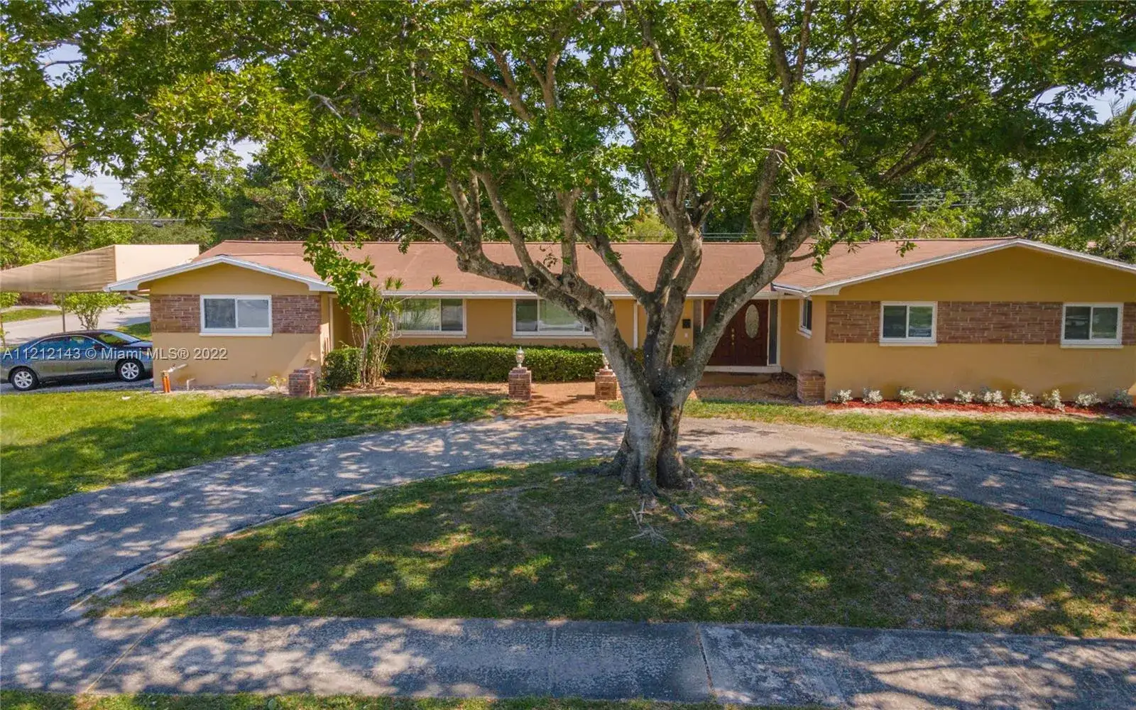 5 bedroom 4 bath Residential for sale at 4800 Polk St, Hollywood FL 33021