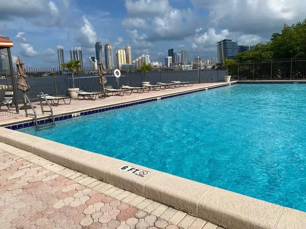 2 bedroom 2 bath Residential for sale at 3350 NE 192nd St # B, Aventura FL 33180