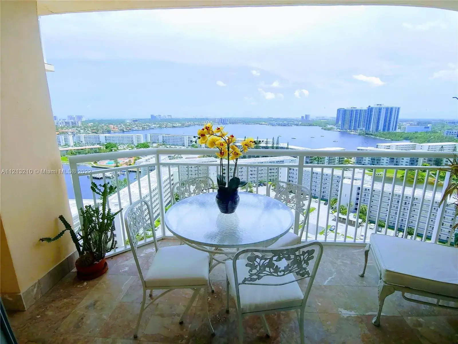 2 bedroom 2 bath Residential Lease for rent at 18031 Biscayne Blvd # 1904, Aventura FL 33160