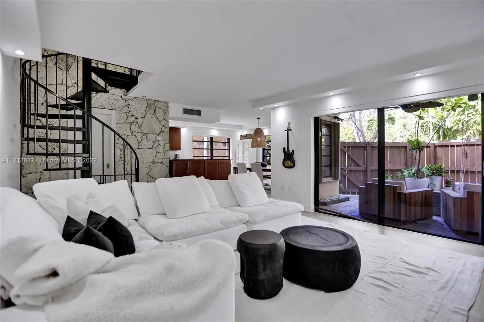 2 bedroom 1 bath Residential for sale at 2979 Bird Ave # 8, Miami FL 33133