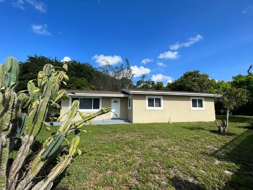 3 bedroom 2 bath Residential Lease for rent at 1125 NW 16th Ct # 1125, Fort Lauderdale FL 33311