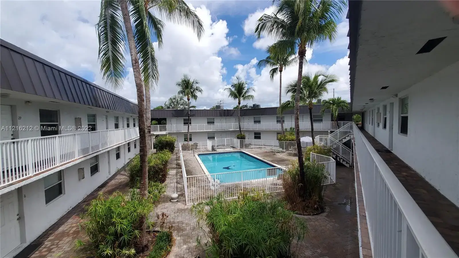 1 bedroom 1 bath Residential for sale at 1470 N Dixie Hwy # 31, Fort Lauderdale FL 33304