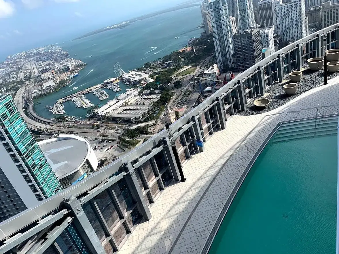1 bedroom 1 bath Residential for sale at 851 NE 1st Ave # 2702, Miami FL 33132