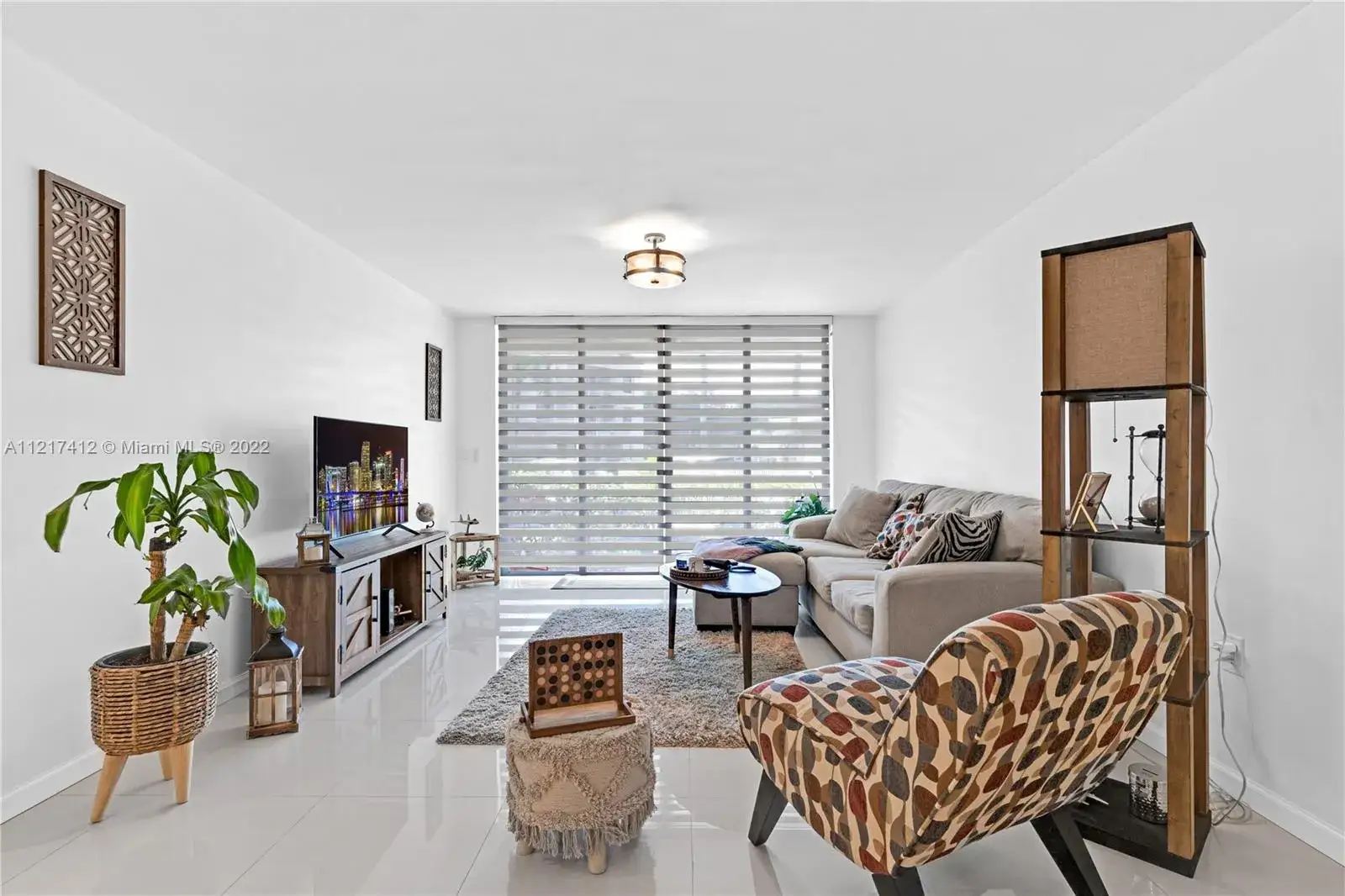 2 bedroom 2 bath Residential for sale at 2711 Ocean Club Blvd # 107, Hollywood FL 33019