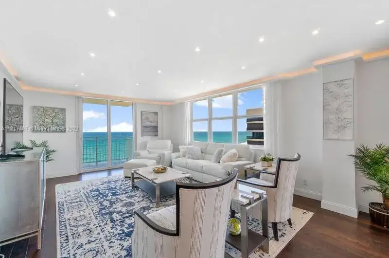 1 bedroom 1 bath Residential for sale at 500 Ocean Dr, Juno Beach FL 33408