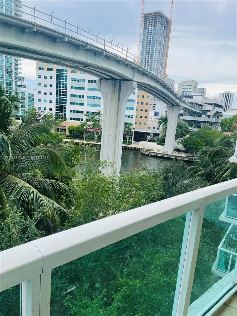 1 bedroom 1 bath Residential for sale at 31 SE 5th St # 505, Miami FL 33131